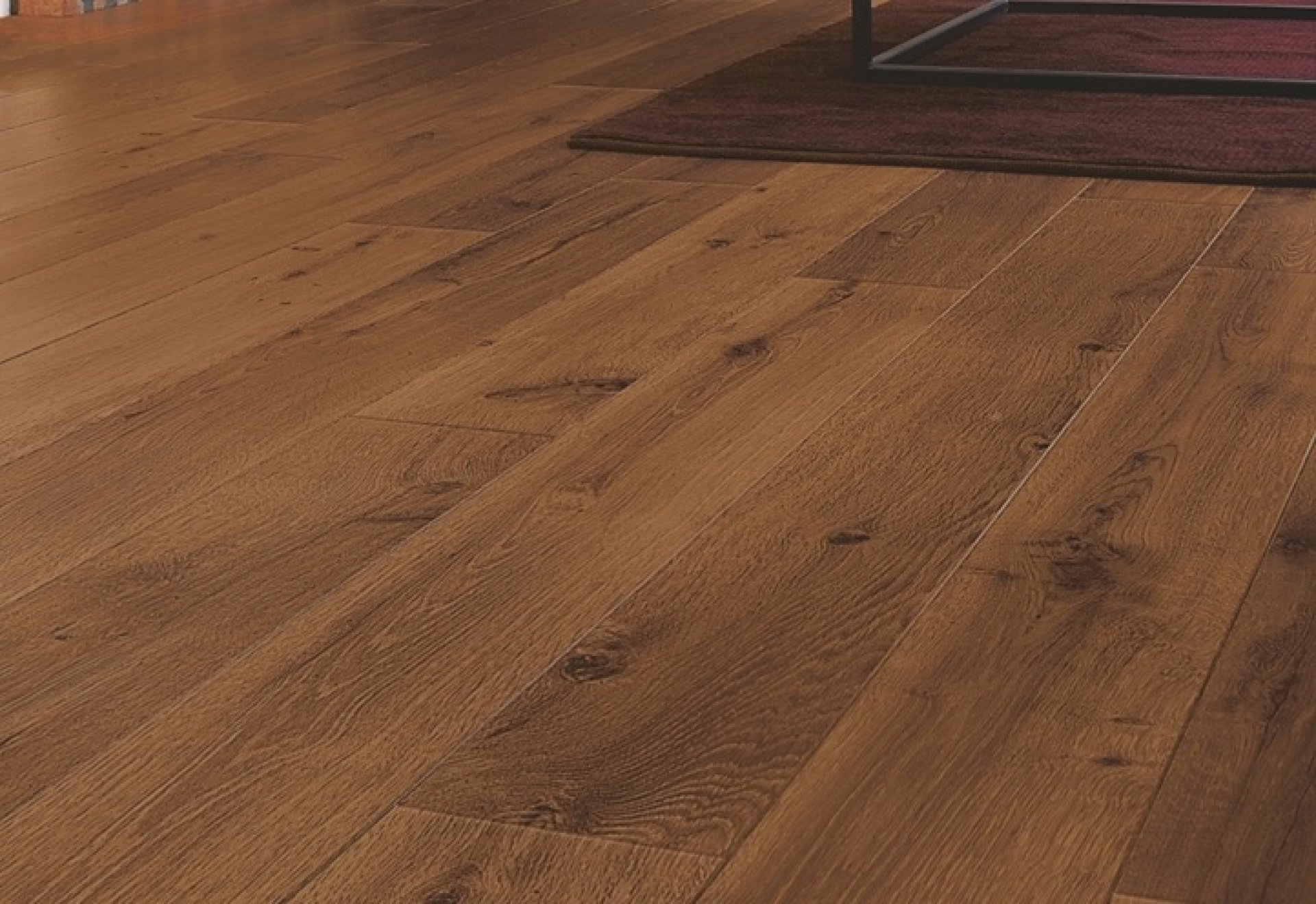 Fahatású laminált padlók: nem vízálló, famintás laminált padlóburkolatok