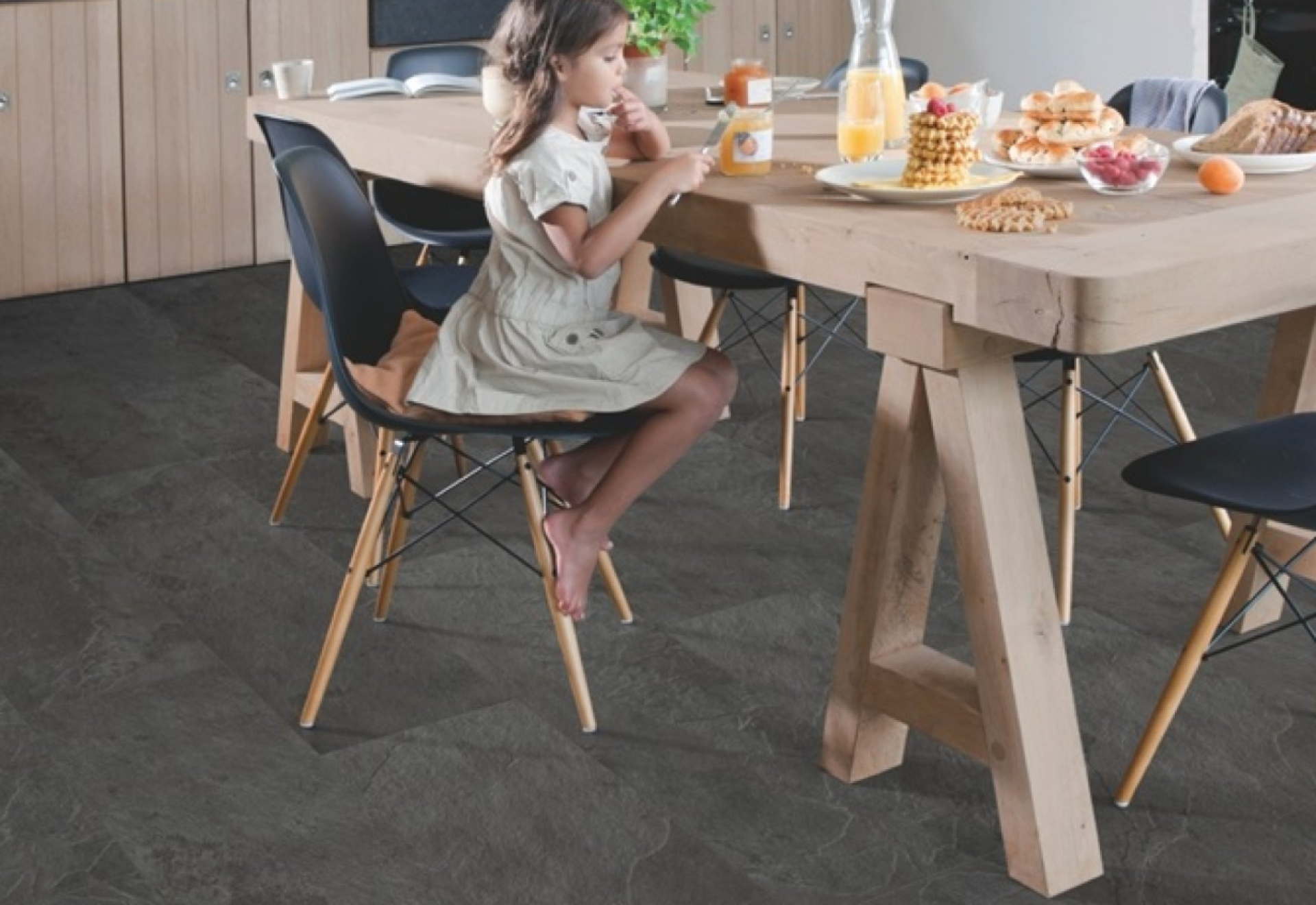 Kőhatású, betonhatású SPC padló (ragasztós)